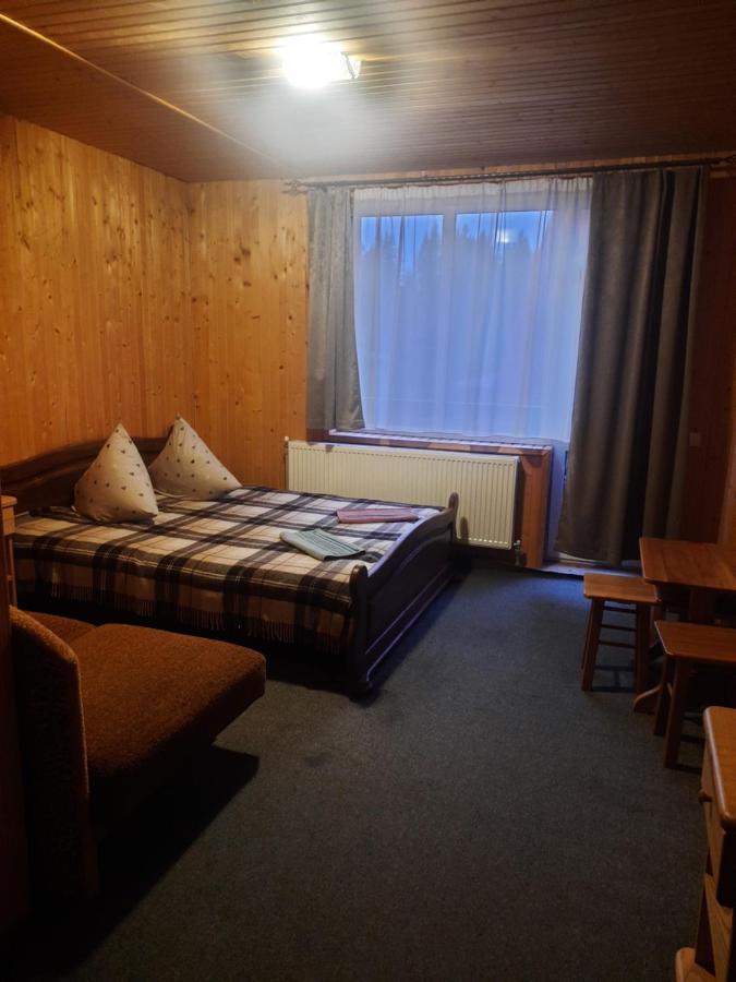 Hotel Novoe Shale Jablunytsja Exteriör bild