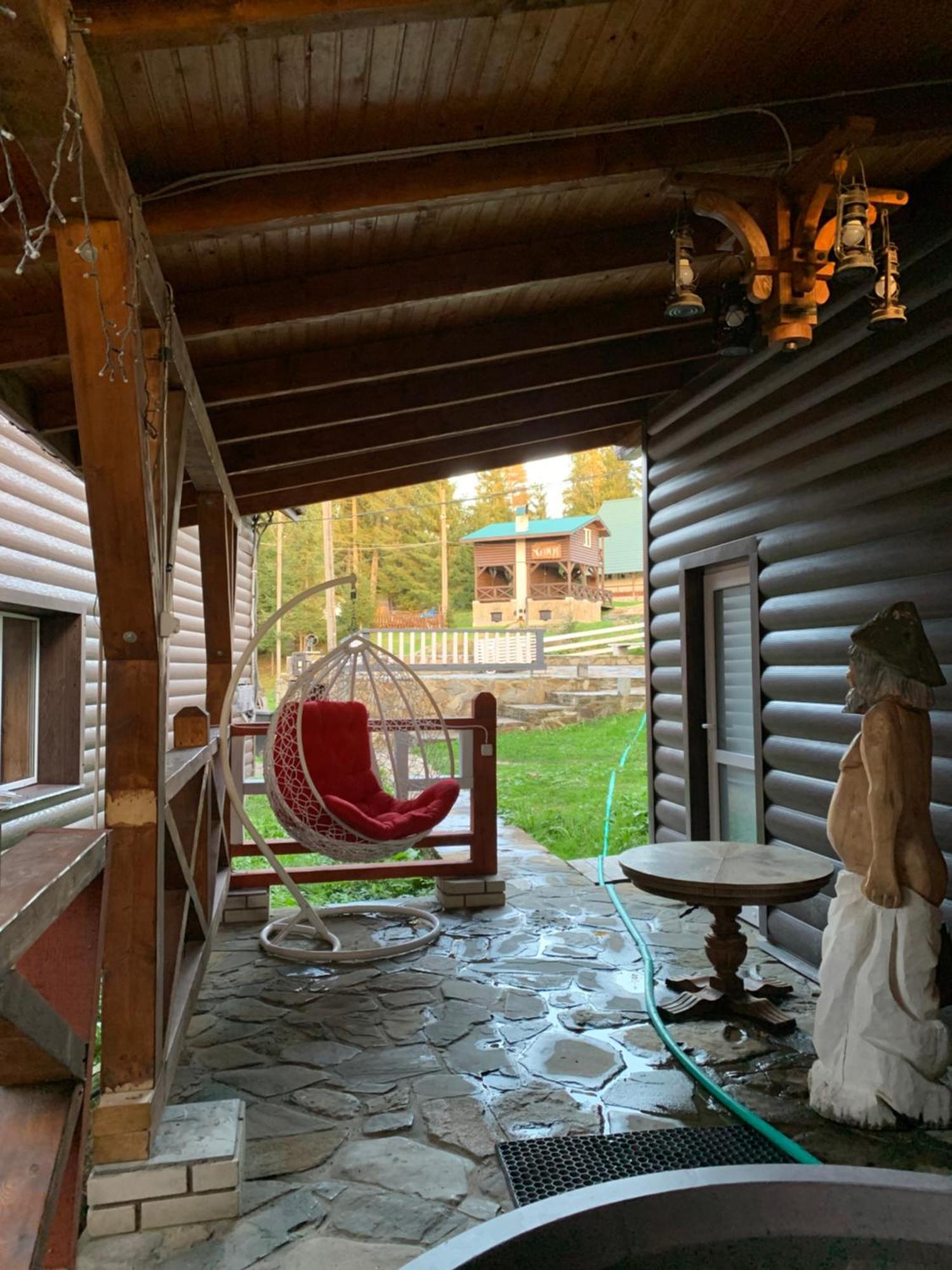 Hotel Novoe Shale Jablunytsja Exteriör bild