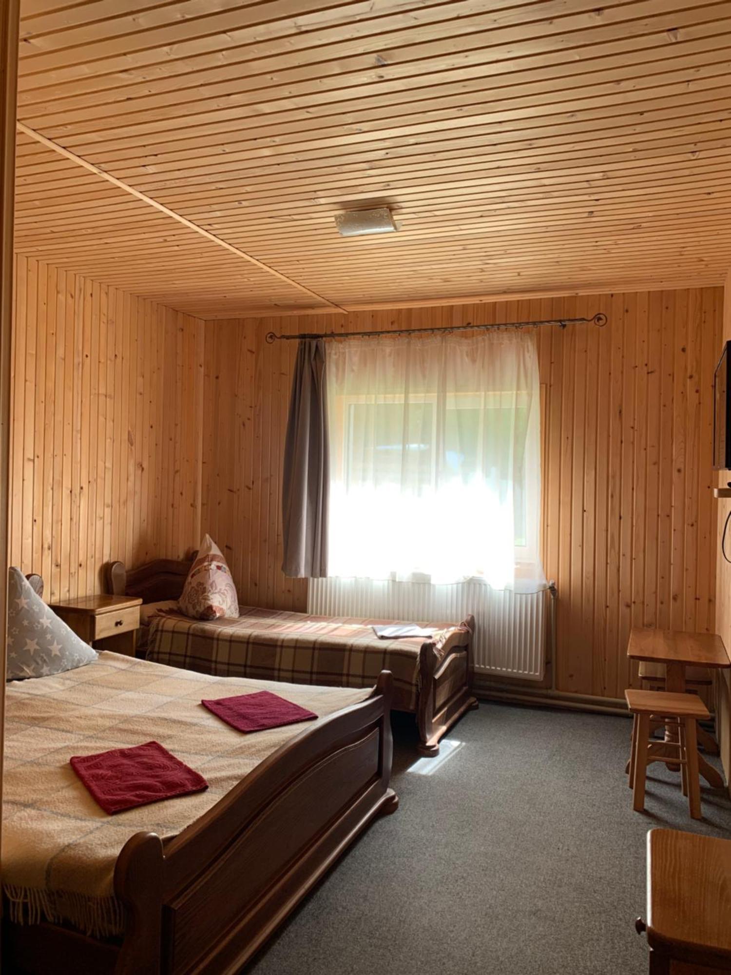 Hotel Novoe Shale Jablunytsja Exteriör bild