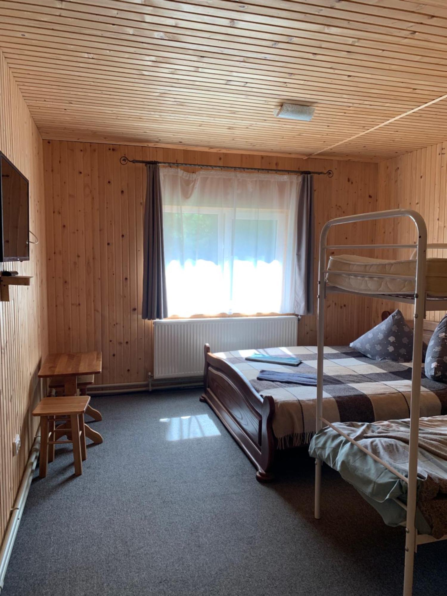 Hotel Novoe Shale Jablunytsja Exteriör bild