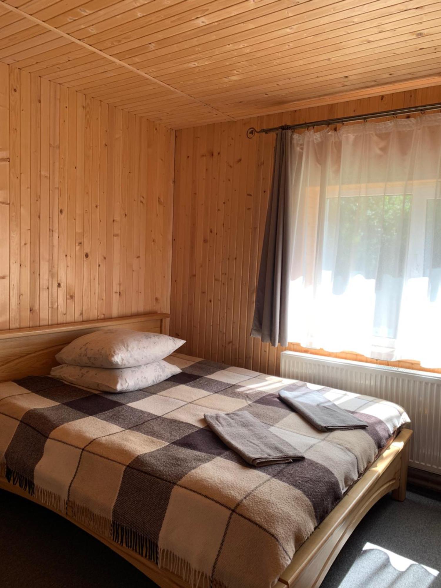 Hotel Novoe Shale Jablunytsja Exteriör bild