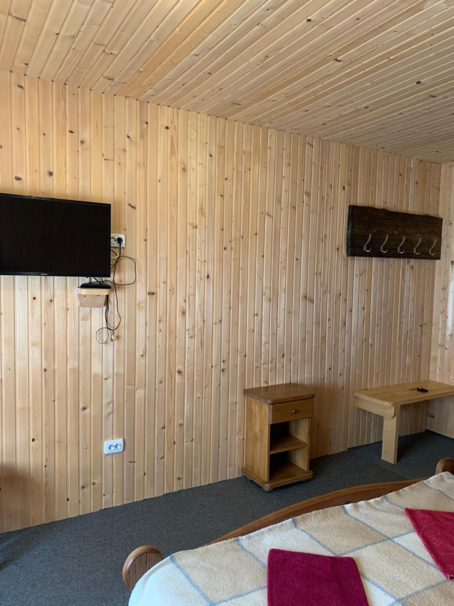 Hotel Novoe Shale Jablunytsja Exteriör bild