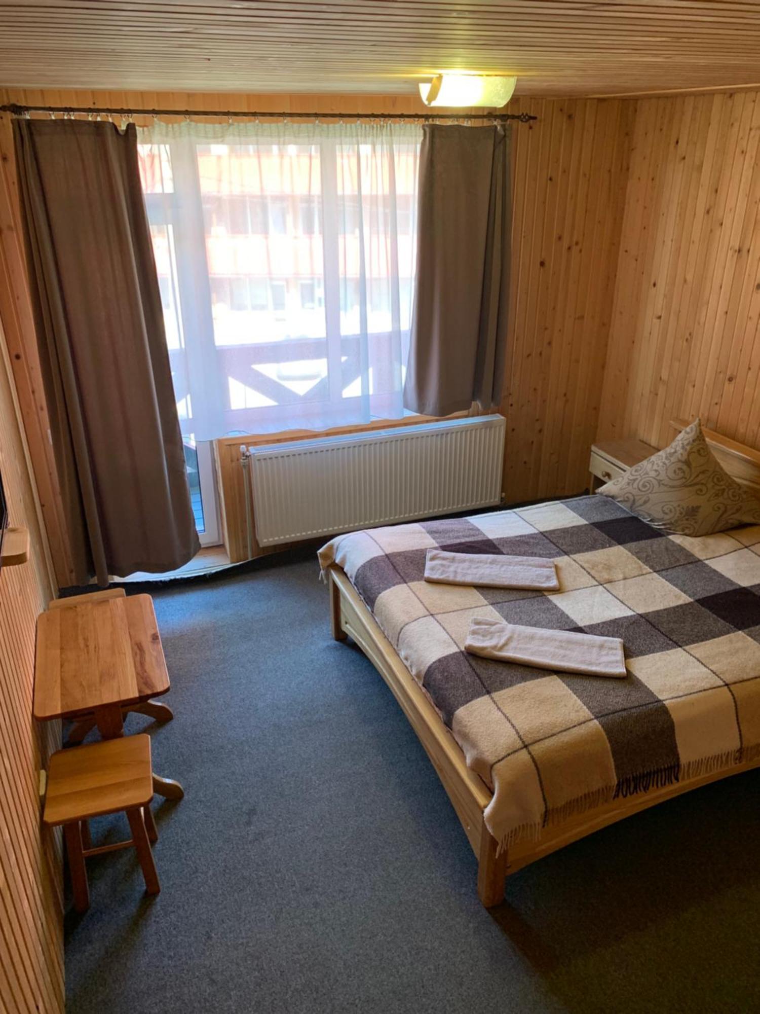 Hotel Novoe Shale Jablunytsja Exteriör bild