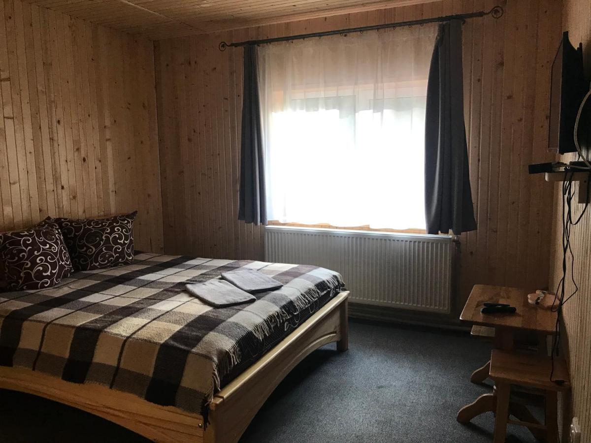 Hotel Novoe Shale Jablunytsja Exteriör bild